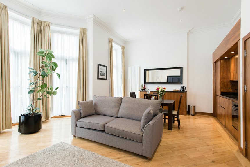 Tips for Renting a Home With Multiple Master Suites