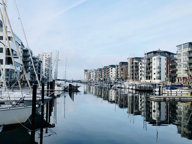 Where to Find Waterfront Rentals With Fishing Docks